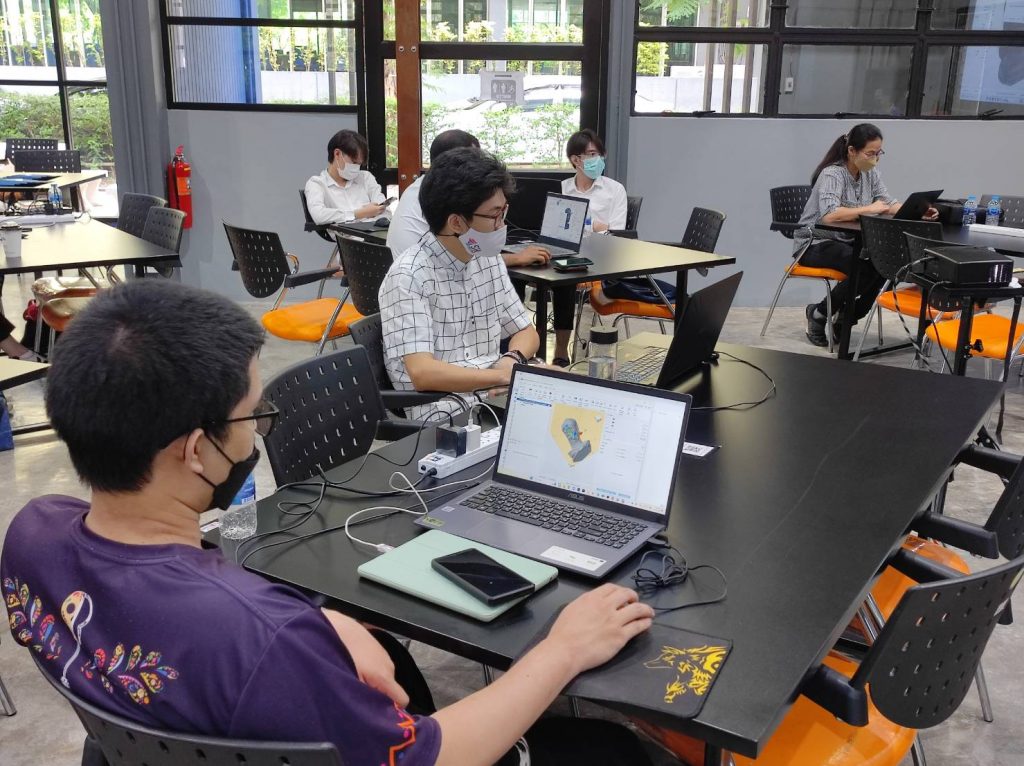 สถาบันบริหารจัดการเทคโนโลยีและนวัตกรรม (iNT) จัดกิจกรรม Workshop “Introduction to 3D Printing Technology” เพื่อให้ความรู้ สร้างความเข้าใจ พร้อมทดลองใช้งานเทคโนโลยีการพิมพ์ภาพ 3 มิติ ณ MaSHARES co-working space MB