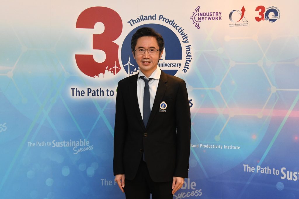 รองศาสตราจารย์ ดร.ยศชนัน วงศ์สวัสดิ์ ผู้อำนวยการสถาบันบริหารจัดการเทคโนโลยีและนวัตกรรม (iNT) ม.มหิดล เข้าร่วมงาน Thailand Productivity Forum 2024 : The Path to Sustainable Success ณ ห้องกมลทิพย์ โรงแรม เดอะ สุโกศล กรุงเทพ