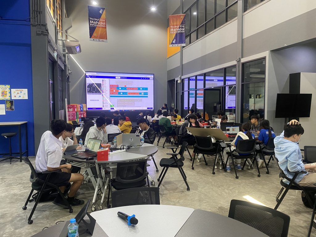 iNT ร่วมกับ สถาบันนวัตกรรมการเรียนรู้ ม.มหิดล เปิดค่ายกิจกรรม AI NextGen Coding Camp : Gadget Builder บ่มเพาะความรู้ด้านการ Coding และ AI สร้างสรรค์นวัตกรรม Gadget Builder เรียนรู้แนวคิดในการนำ Sensor ไปประยุกต์ใช้ในชีวิตประจำวัน