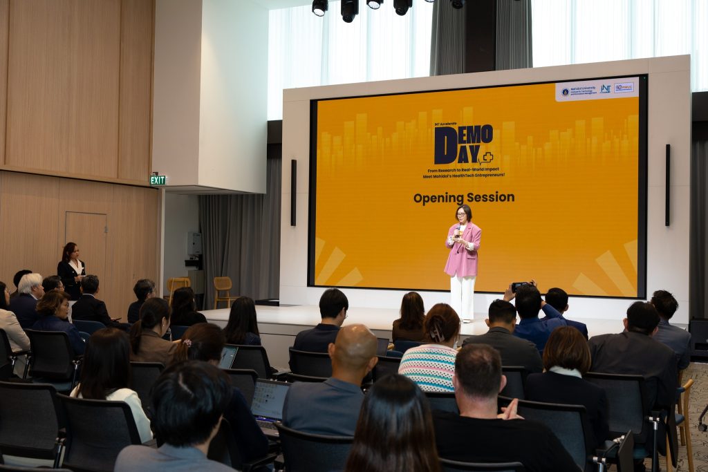 พิธีเปิดงานได้รับเกียรติจาก รองศาสตราจารย์ ดร. ชาลีดา บรมพิชัยชาติกุล รักษาการรองผู้อำนวยการ กลุ่มงานด้านกลยุทธ์วิจัย หน่วยบริหารและจัดการทุนด้านการเพิ่มความสามารถในการแข่งขันของประเทศ (บพข.) เป็นประธานกล่าวเปิดงาน INT Accelerate Demo Day