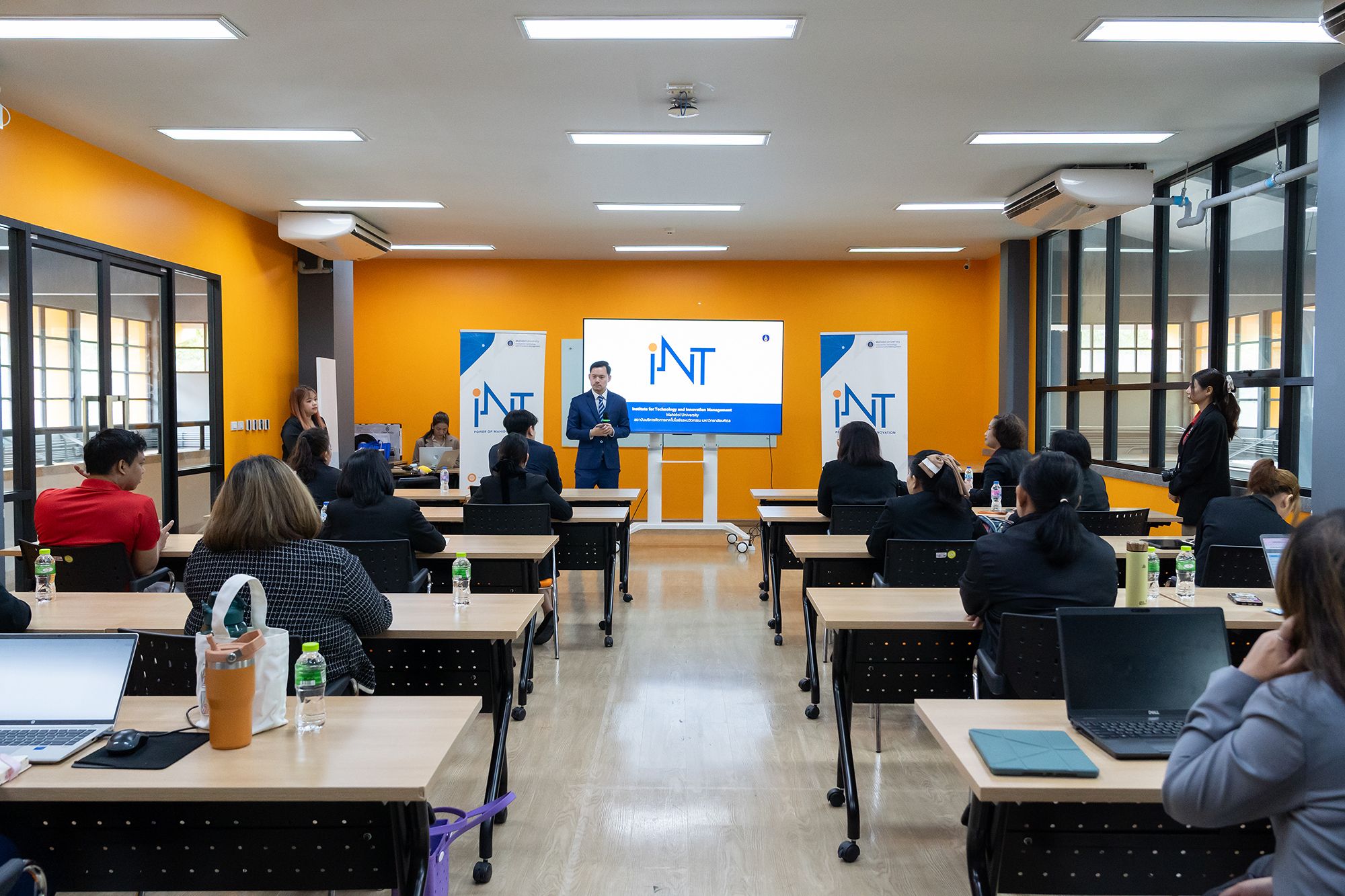 INT ม.มหิดล ให้การต้อนรับมหาวิทยาลัยเทคโนโลยีราชมงคลรัตนโกสินทร์