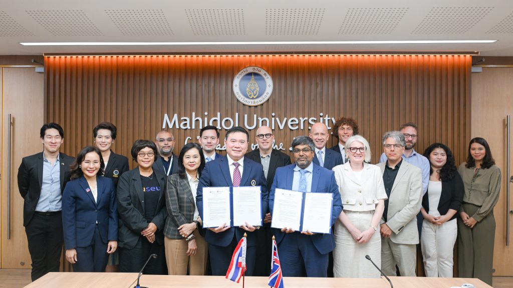 the Institute also served as a witness to the signing of the academic collaboration agreement, and engaged in discussions on potential cooperation in Technology and Innovation Management, innovation advancement, research and innovation management, as well as research commercialization with Professor Nishan Canagarajah and his team. The meeting was attended by Professor Dr. Sansanee Chaiyaroj, Associate Professor Dr. Viriya Taecharungroj, Ms. Onwalun Lohitharn, Deputy Director of INT, and Assoc. Prof. Dale Alan Konstanz, Associate Dean for International Affairs, Mahidol University International College