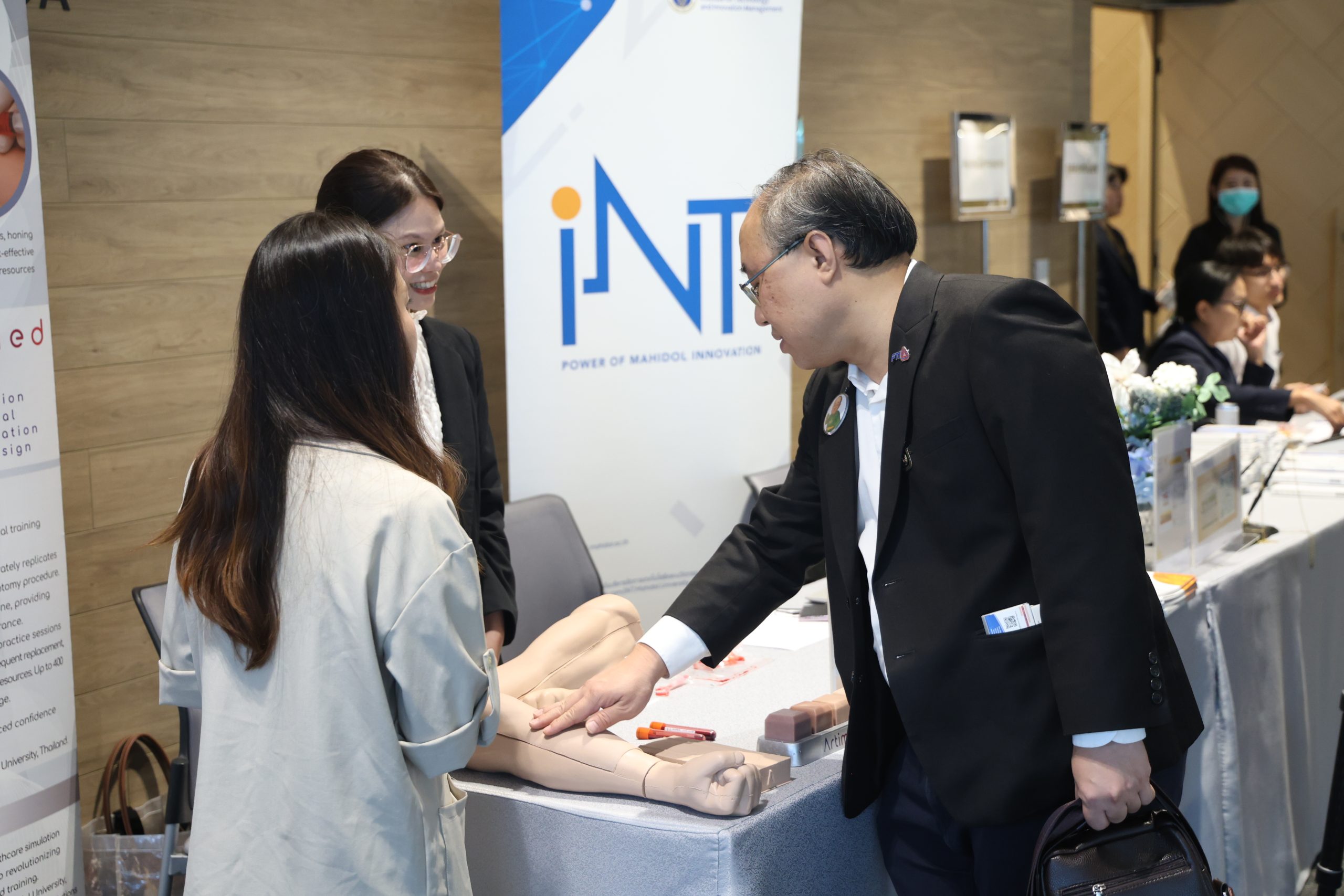 สถาบันบริหารจัดการเทคโนโลยีและนวัตกรรม (INT) ม.มหิดล นำผลงานวิจัยและนวัตกรรม ร่วมออกบูธในงานประชุมคณะกรรมการสภาอุตสาหกรรมแห่งประเทศไทย