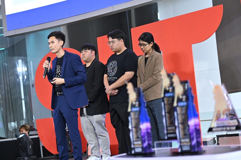 ทีมนักศึกษาสตาร์ทอัพจากมหาวิทยาลัยมหิดล ร่วมนำเสนอผลงานและจัดแสดงนวัตกรรมในรอบ Pitching Championship ของการแข่งขัน Startup Thailand League 2025 ซึ่งจัดโดย สำนักงานนวัตกรรมแห่งชาติ (องค์การมหาชน) เพื่อส่งเสริมแนวคิดการเป็นผู้ประกอบการนวัตกรรมในกลุ่มเยาวชนและนักศึกษา