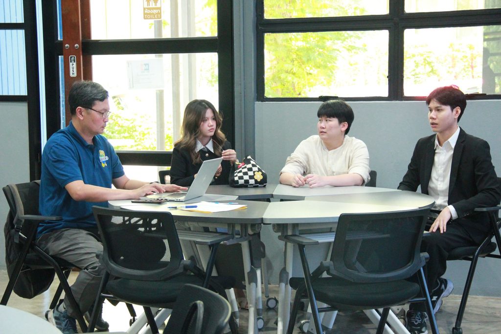 On August 15, 2025, the Institute for Technology and Innovation Management (INT), Mahidol University, led by Assoc. Prof. Dr. Viriya Taecharungroj, Director of INT, warmly welcomed participants from the SPACE-F Batch #6 program to visit the institute. The visit included knowledge sharing on research, technology, and innovation management towards commercial utilization, as well as discussions on innovation ecosystem support systems and fostering an entrepreneurial ecosystem.