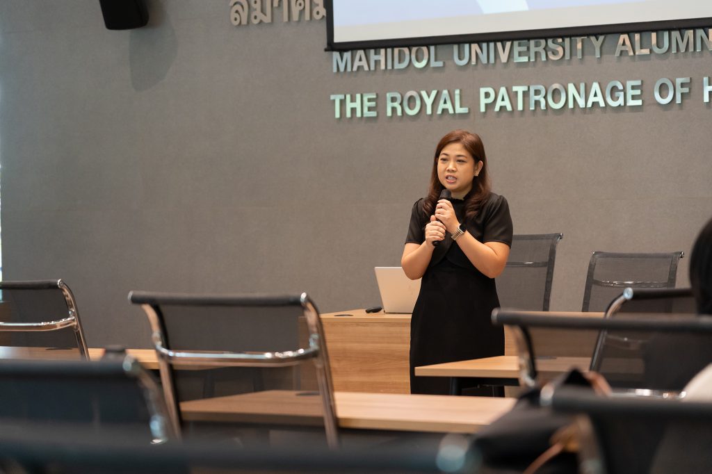 วันที่ 25 พฤศจิกายน 2568 สถาบันบริหารจัดการเทคโนโลยีและนวัตกรรม (INT) มหาวิทยาลัยมหิดล จัดกิจกรรม TC Roadshow : TRIUP ACT and IP to Commercialization ครั้งที่ 2 ณ สมาคมศิษย์เก่ามหาวิทยาลัยมหิดลในพระบรมราชูปถัมภ์ โดยมี คุณอรวลัญช์ โลหิตหาญ รองผู้อำนวยการสถาบันฯ กล่าวเปิดงาน และกล่าวถึงความสำคัญของการผลักดันผลงานวิจัยให้เกิดการใช้ประโยชน์อย่างเป็นรูปธรรม ทั้งในด้านนโยบายและการบริหารจัดการทรัพย์สินทางปัญญา