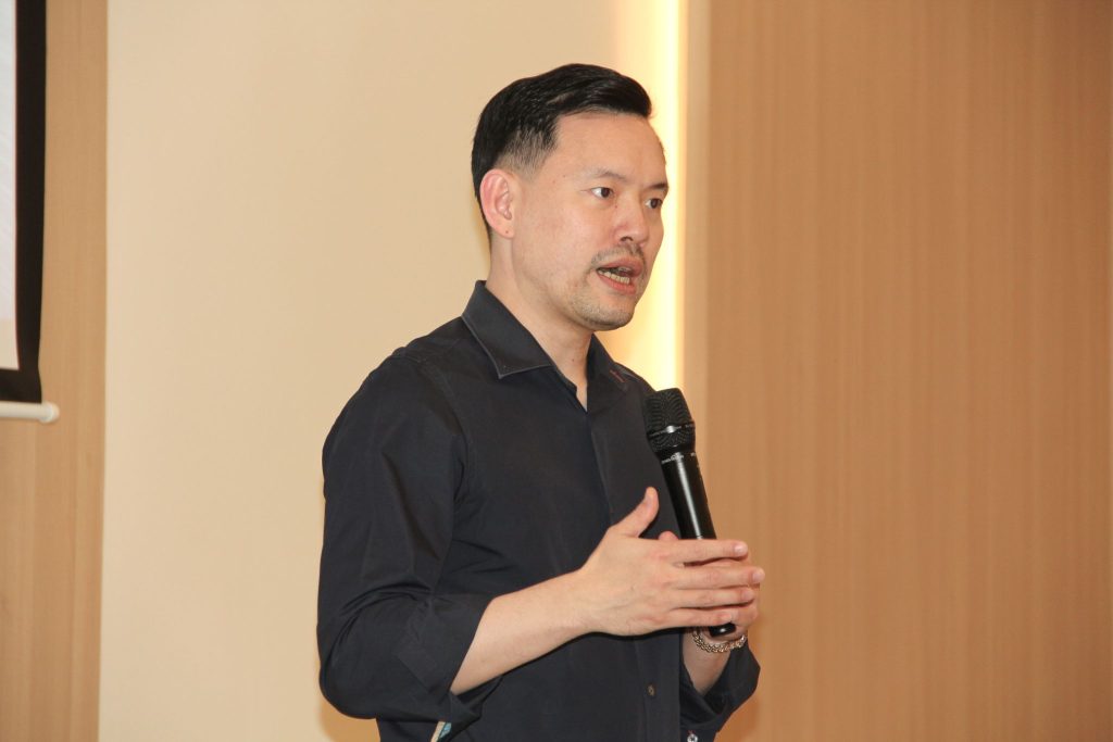 เมื่อวันที่ 12–14 ธันวาคม 2568 สถาบันบริหารจัดการเทคโนโลยีและนวัตกรรม (INT) มหาวิทยาลัยมหิดล จัดกิจกรรม Exclusive Bootcamp ภายใต้โครงการ Mahidol Incubation Program 2025 ณ Belle Villa Resort เขาใหญ่ โดยมี รองศาสตราจารย์ ดร.วิริยะ เตชะรุ่งโรจน์ ผู้อำนวยการสถาบันฯ กล่าวเปิดกิจกรรม ร่วมสร้างแรงบันดาลใจและสะท้อนถึงบทบาทของสถาบันฯ ในการส่งเสริมระบบนิเวศผู้ประกอบการและการพัฒนานวัตกรรมของมหาวิทยาลัย