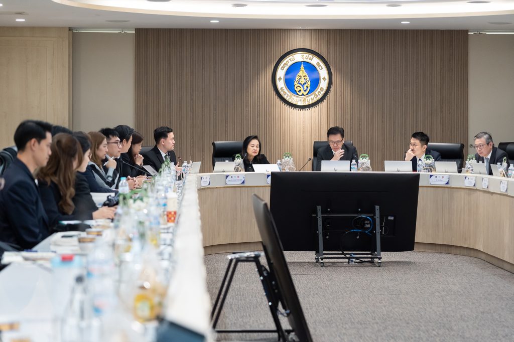 การนำเสนอผลงานจากสตาร์ทอัพ 3 ทีม ได้แก่ Stemenpaws, RevoAllerX และ Organotopia เพื่อเปิดเวทีแลกเปลี่ยนความคิดเห็นและสร้างโอกาสทางธุรกิจระหว่างคณะผู้แทนจากฮ่องกงกับผู้ประกอบการสตาร์ทอัพในสังกัดมหาวิทยาลัยมหิดล การจัดงานในครั้งนี้มีวัตถุประสงค์เพื่อกระชับความสัมพันธ์และแลกเปลี่ยนมุมมองด้านการพัฒนานวัตกรรม เทคโนโลยี และอุตสาหกรรมระหว่างฮ่องกงและประเทศไทย พร้อมทั้งสำรวจโอกาสความร่วมมือด้านวิชาการ งานวิจัย และการขับเคลื่อนนวัตกรรมร่วมกันในอนาคต ซึ่งจะช่วยเสริมสร้างความเข้มแข็งของระบบนิเวศนวัตกรรมและเปิดโอกาสให้สตาร์ทอัพไทยก้าวสู่เวทีสากลได้อย่างมั่นคง